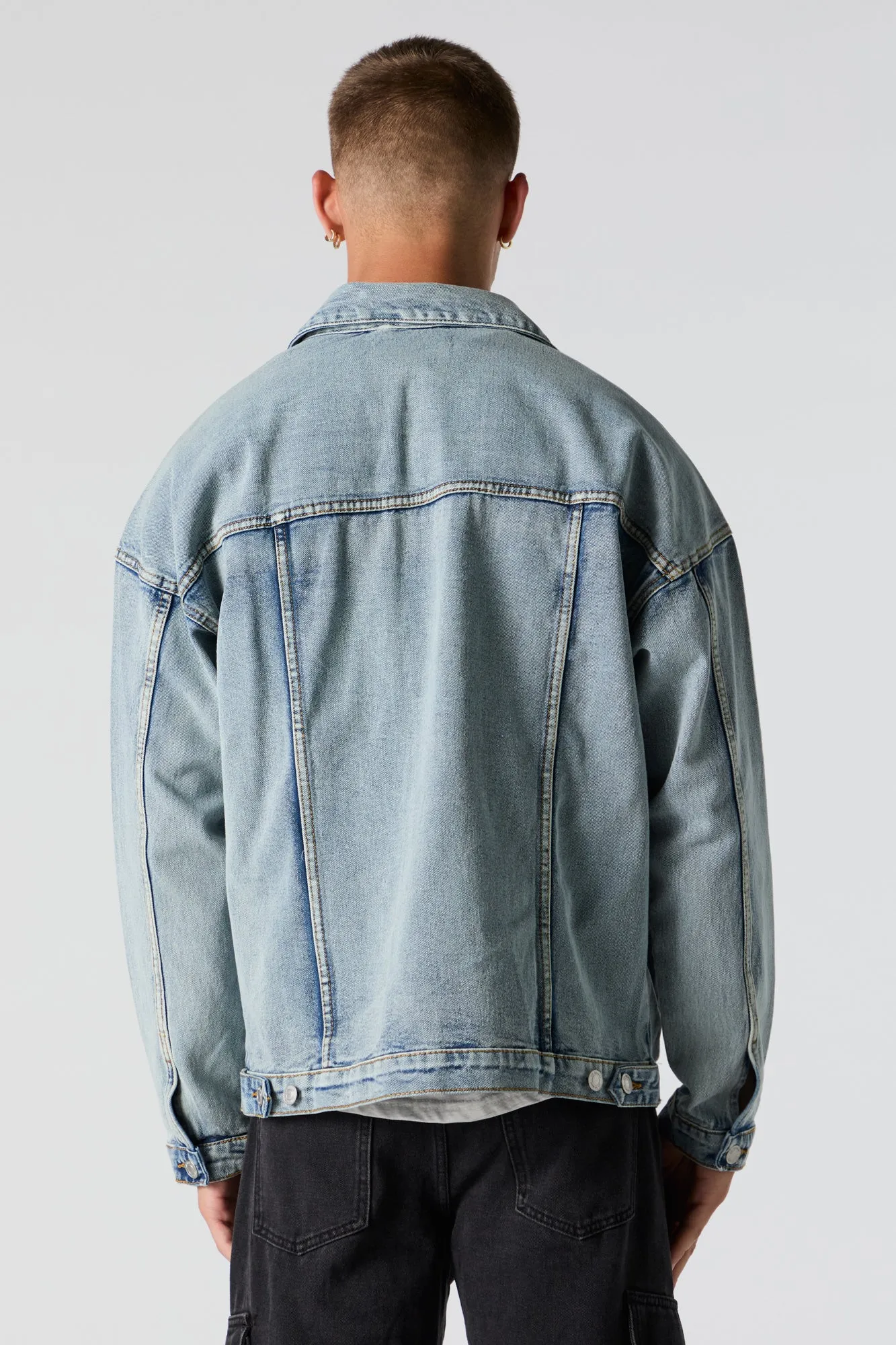 Blouson de style camionneur en denim avec capuchon amovible