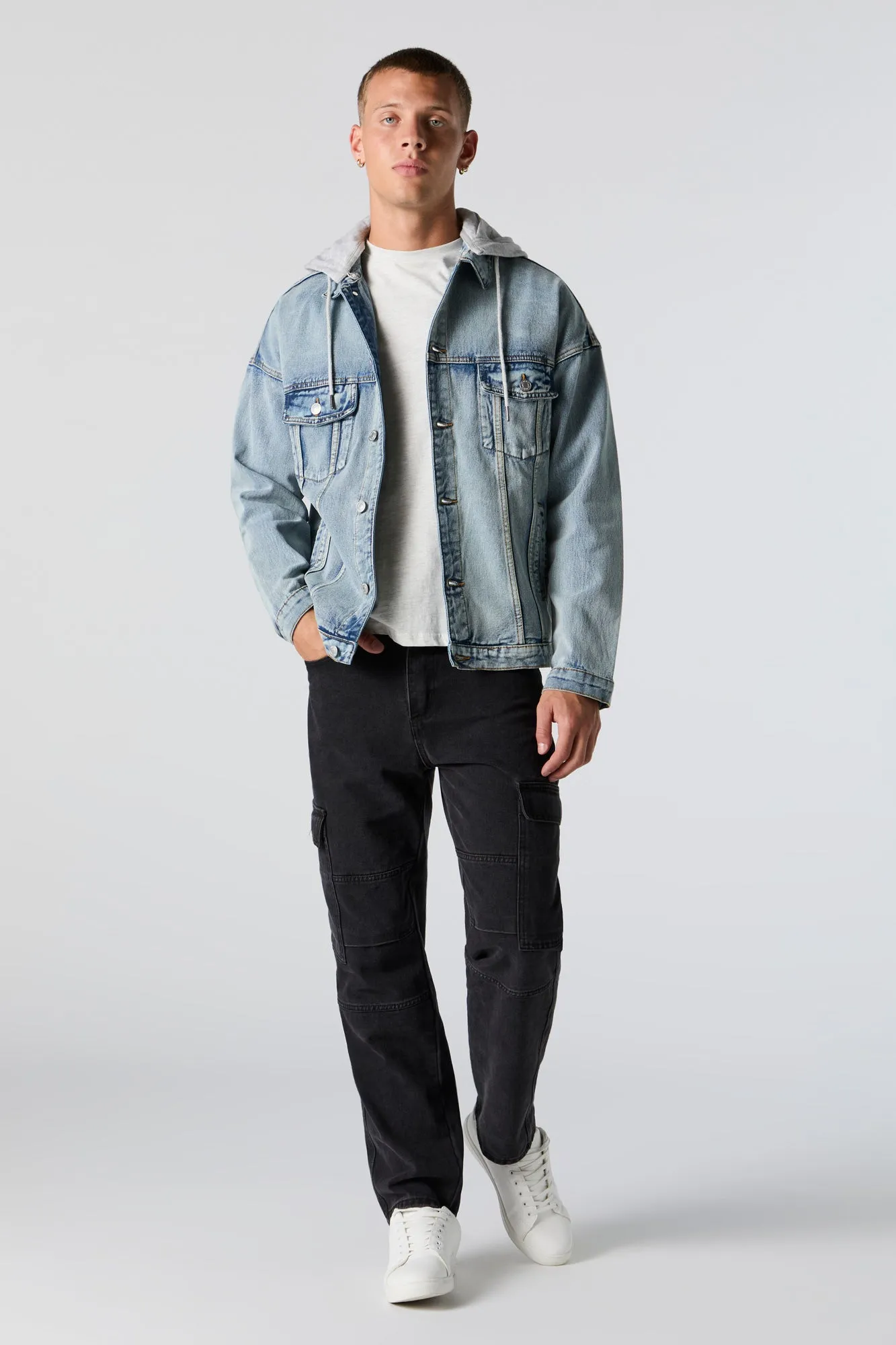 Blouson de style camionneur en denim avec capuchon amovible